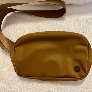 Lululemon Everywhere Belt Bag